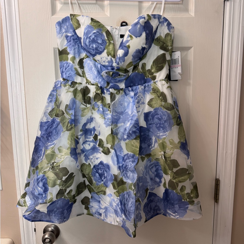 Formal Floral Blue and Green juniors / women Dress size 13/14